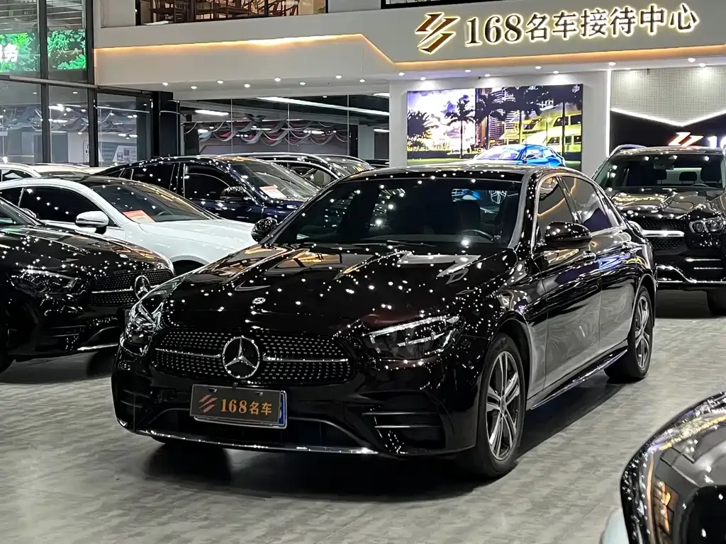 Mercedes-Benz E-Class — фото 1