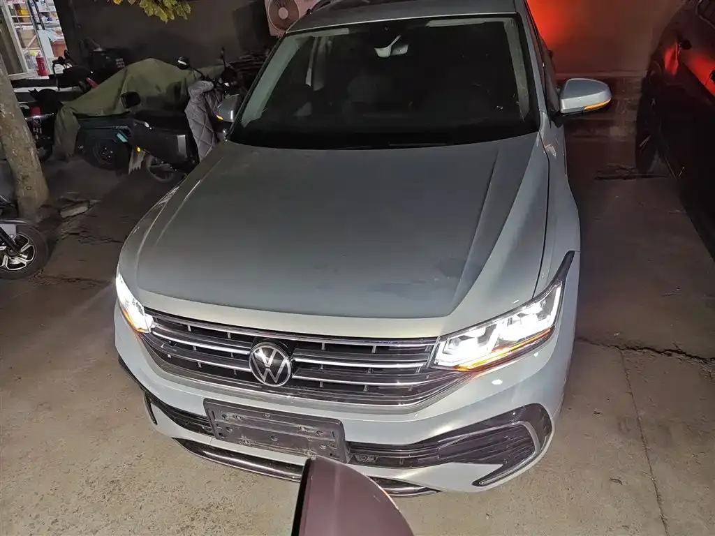 Volkswagen Tiguan L — фото 3