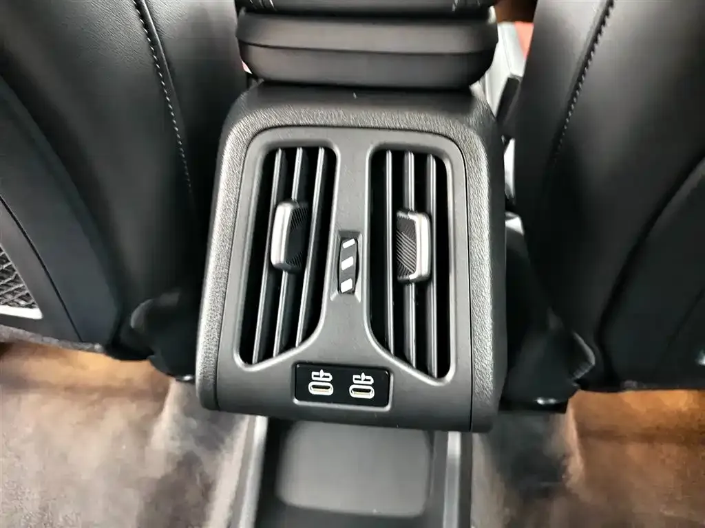 BMW X1 — фото 9