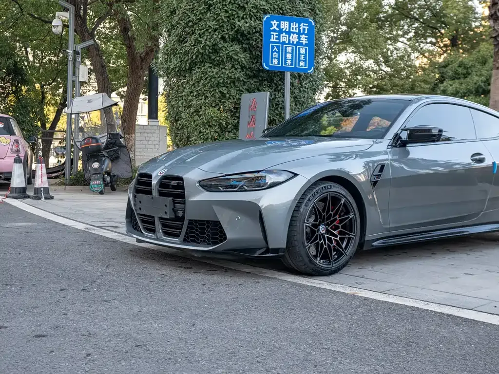 BMW M4 — фото 10