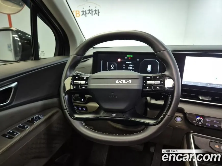 Kia Carnival — фото 10