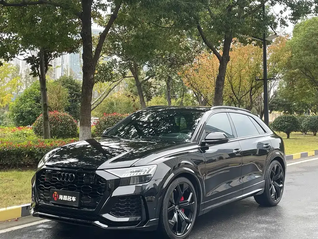 Audi RS Q8 — фото 10
