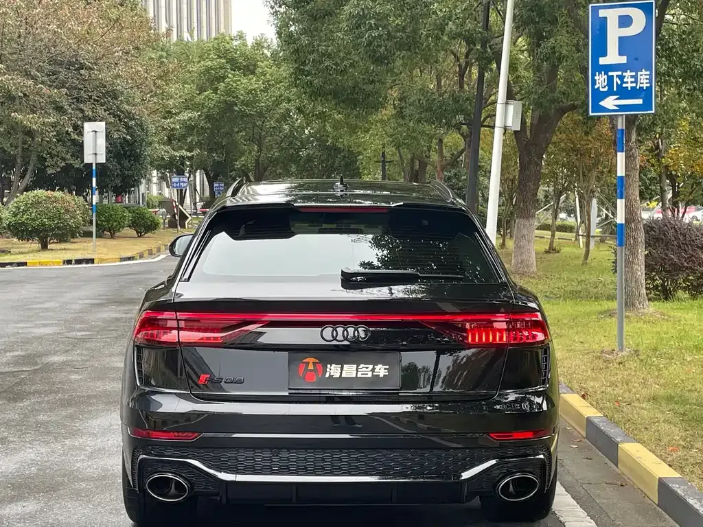 Audi RS Q8 — фото 5