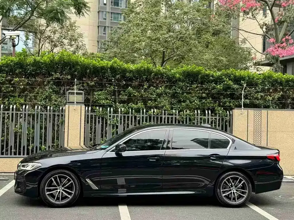 BMW 5 Series — фото 2