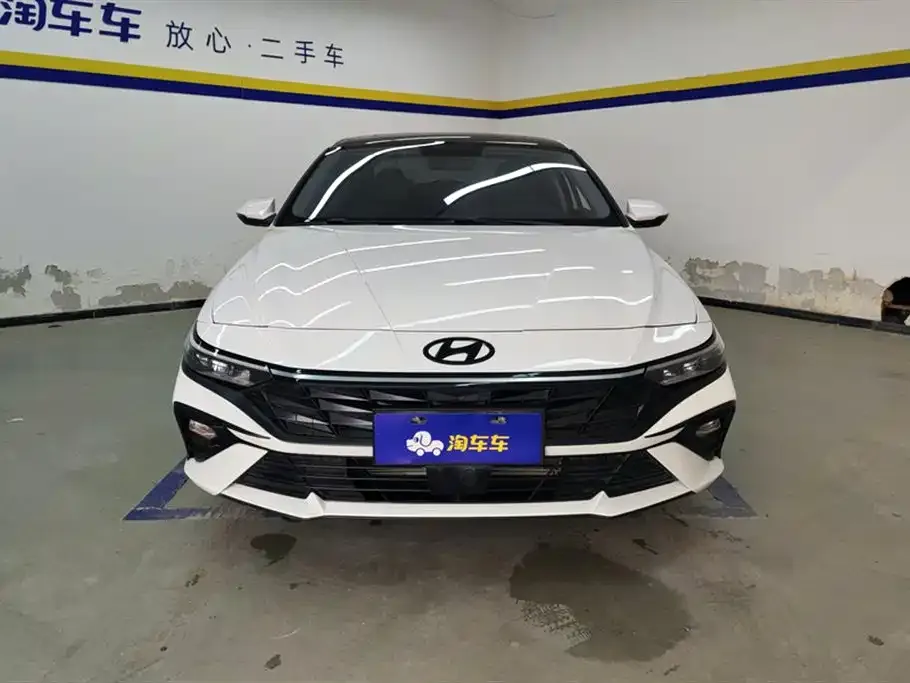 Hyundai Elantra — фото 2