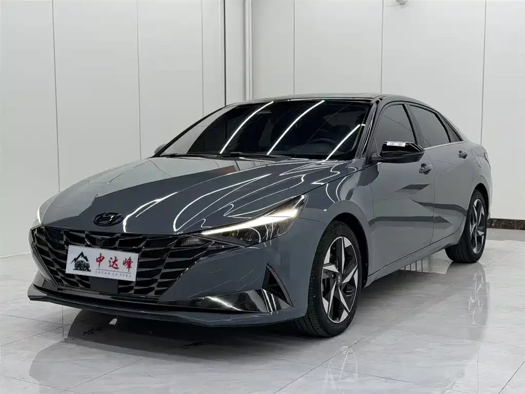 Hyundai Elantra — фото 2