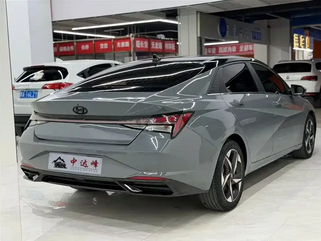 Hyundai Elantra — фото 7
