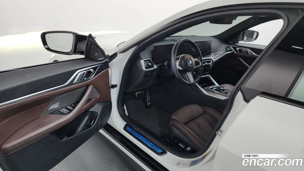 BMW i4 — фото 10