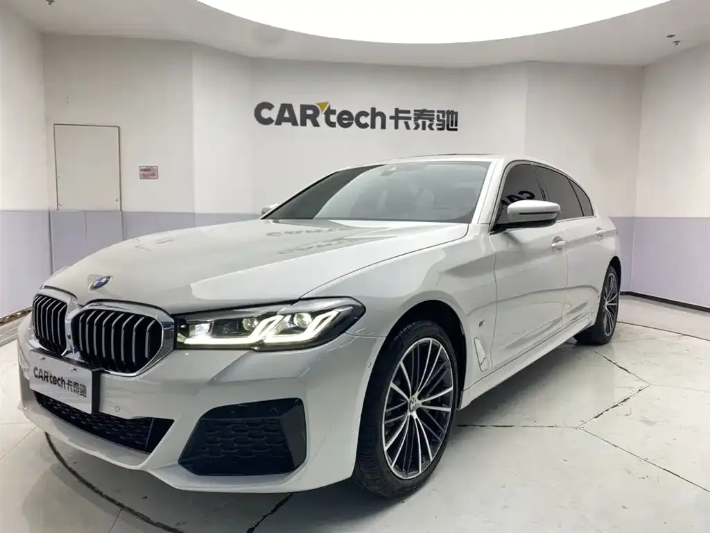 BMW 5 Series — фото 1