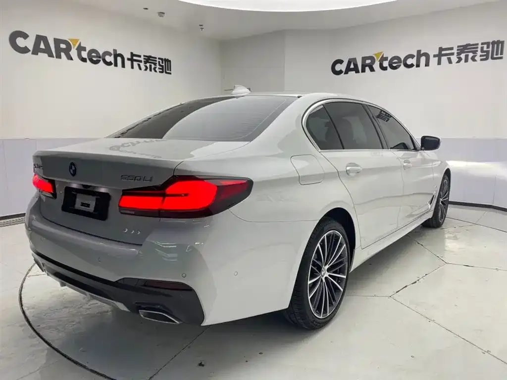 BMW 5 Series — фото 5