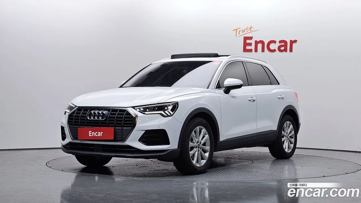Audi Q3 — фото 1