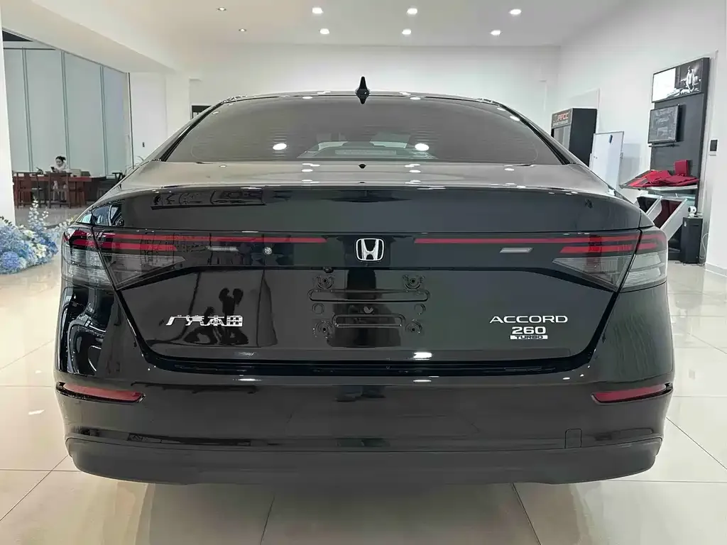 Honda Accord — фото 5