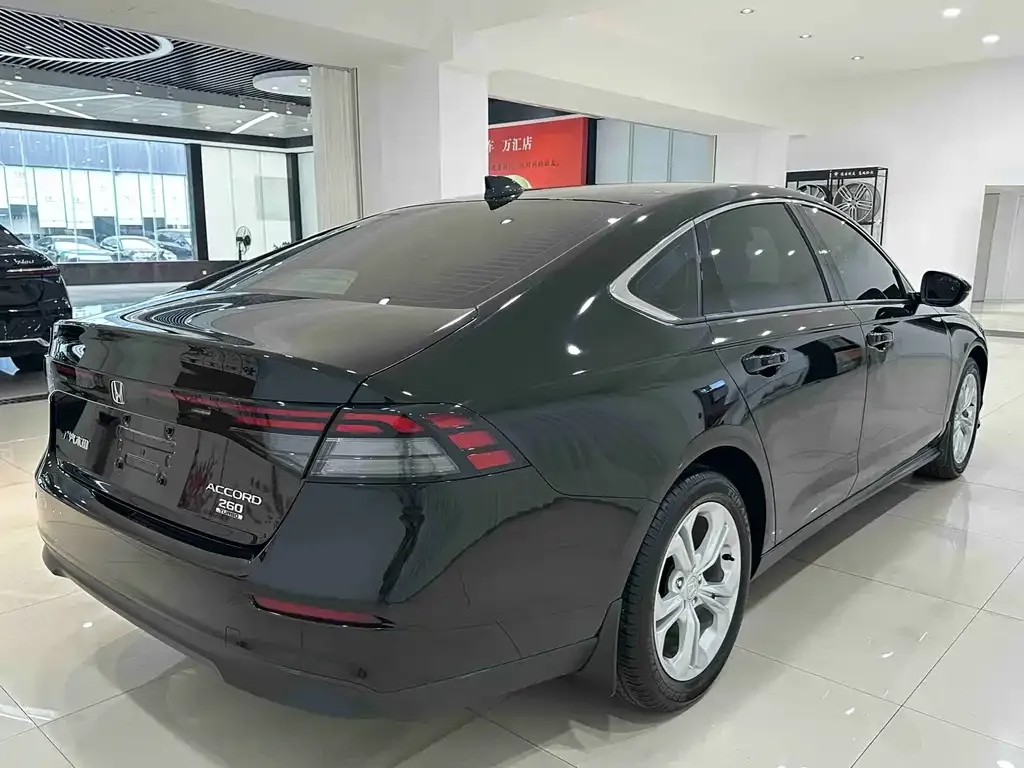 Honda Accord — фото 6