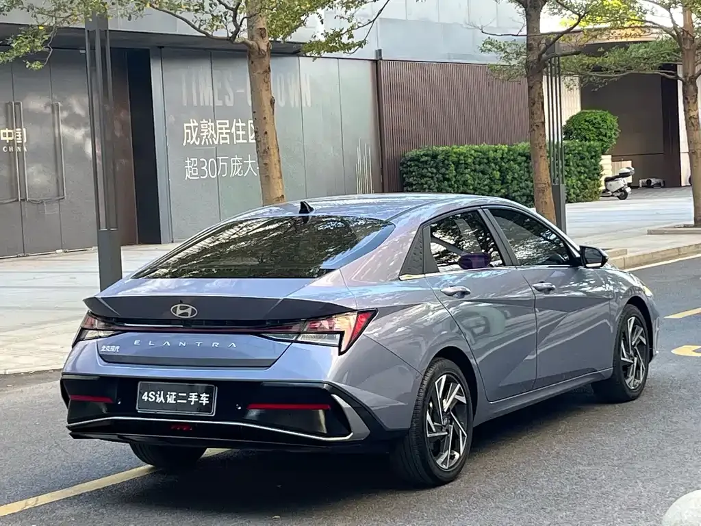 Hyundai Elantra — фото 5