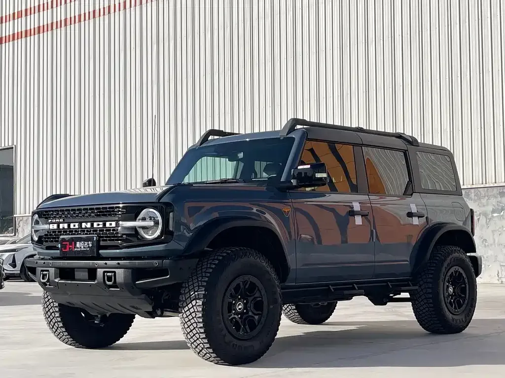 Ford Bronco — фото 1