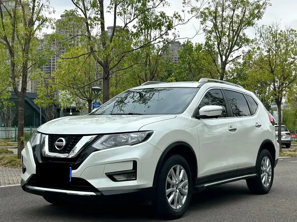 Nissan X-Trail — фото 1