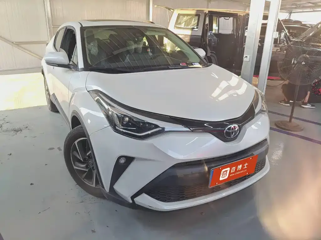 Toyota C-HR — фото 2