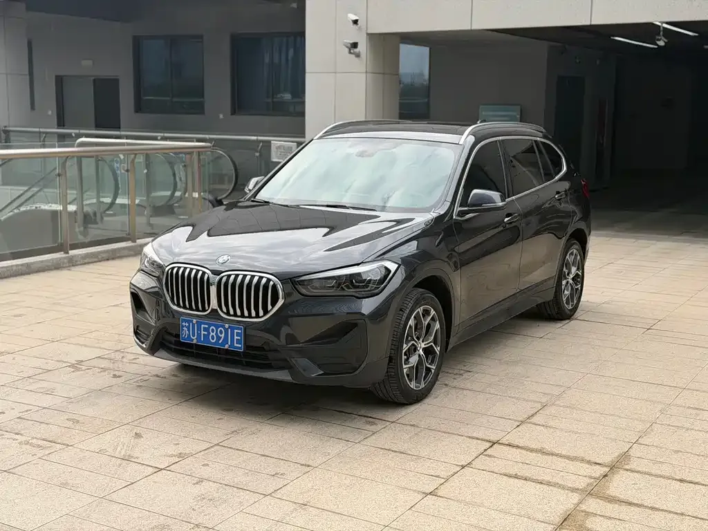 BMW X1 — фото 1