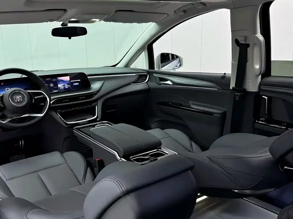 Buick GL8 Hybrid — фото 10