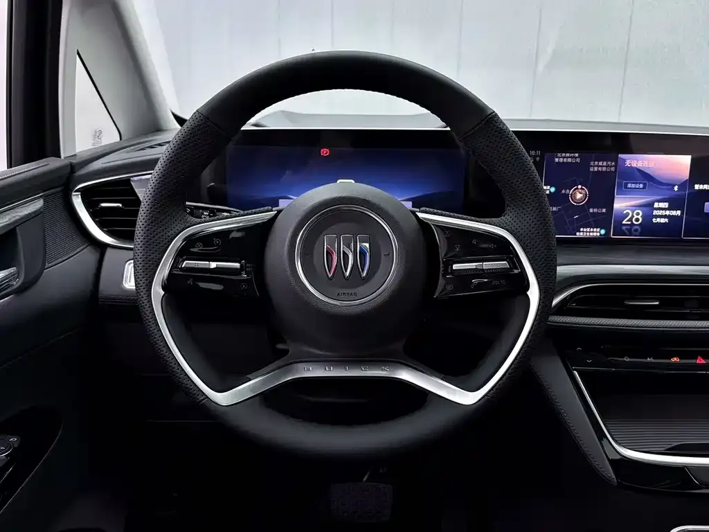 Buick GL8 Hybrid — фото 9