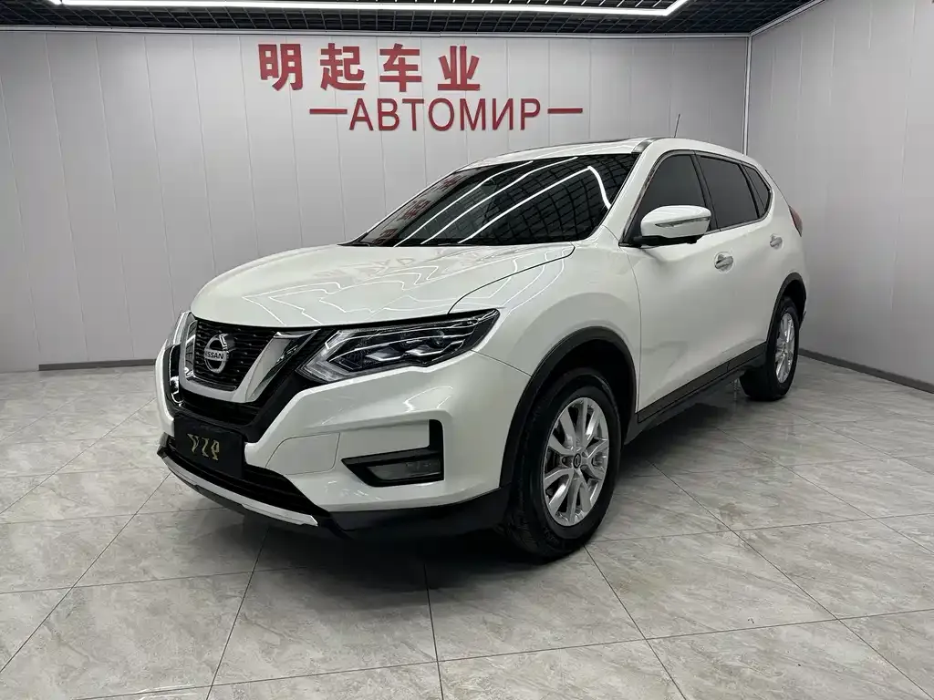 Nissan X-Trail — фото 1