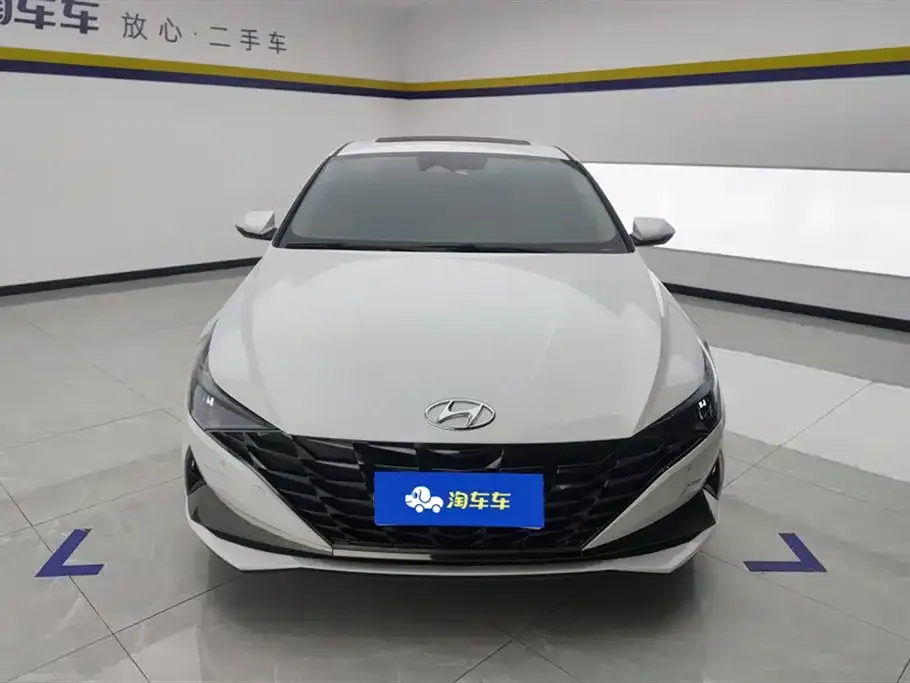 Hyundai Elantra — фото 2