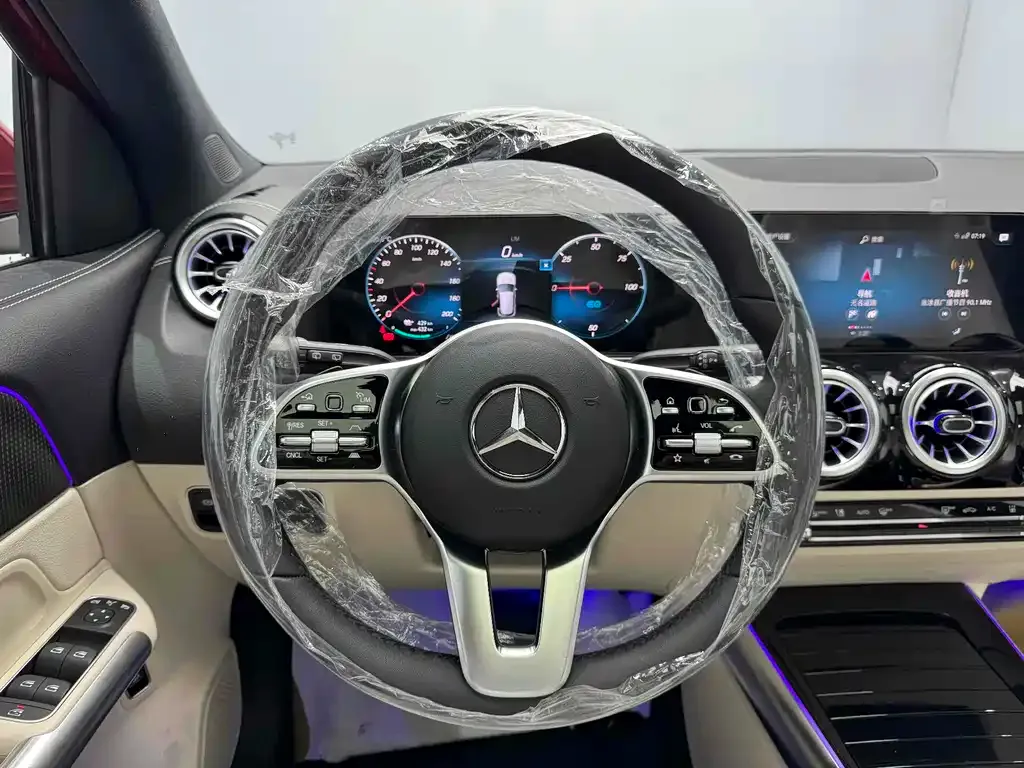 Mercedes-Benz EQA — фото 8