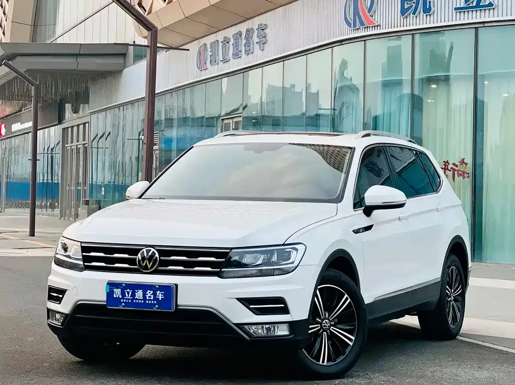 Volkswagen Tiguan L — фото 1