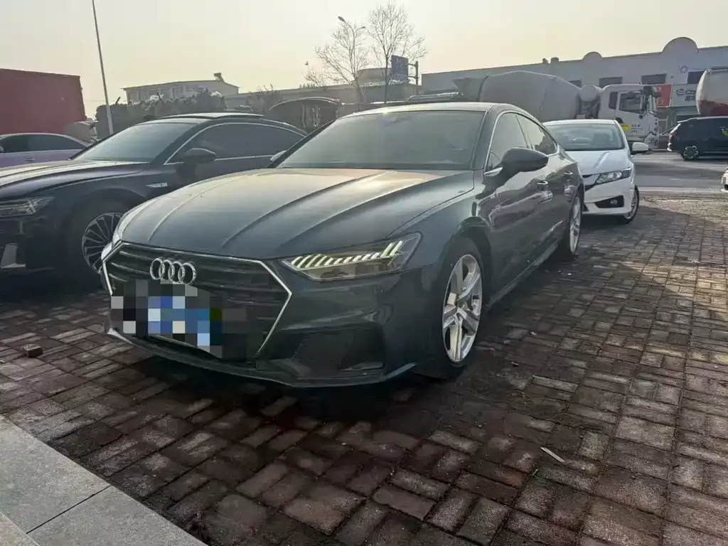 Audi A7 — фото 1