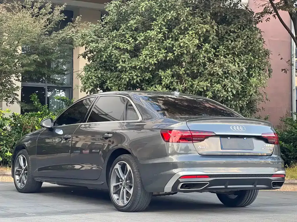 Audi A4L — фото 10
