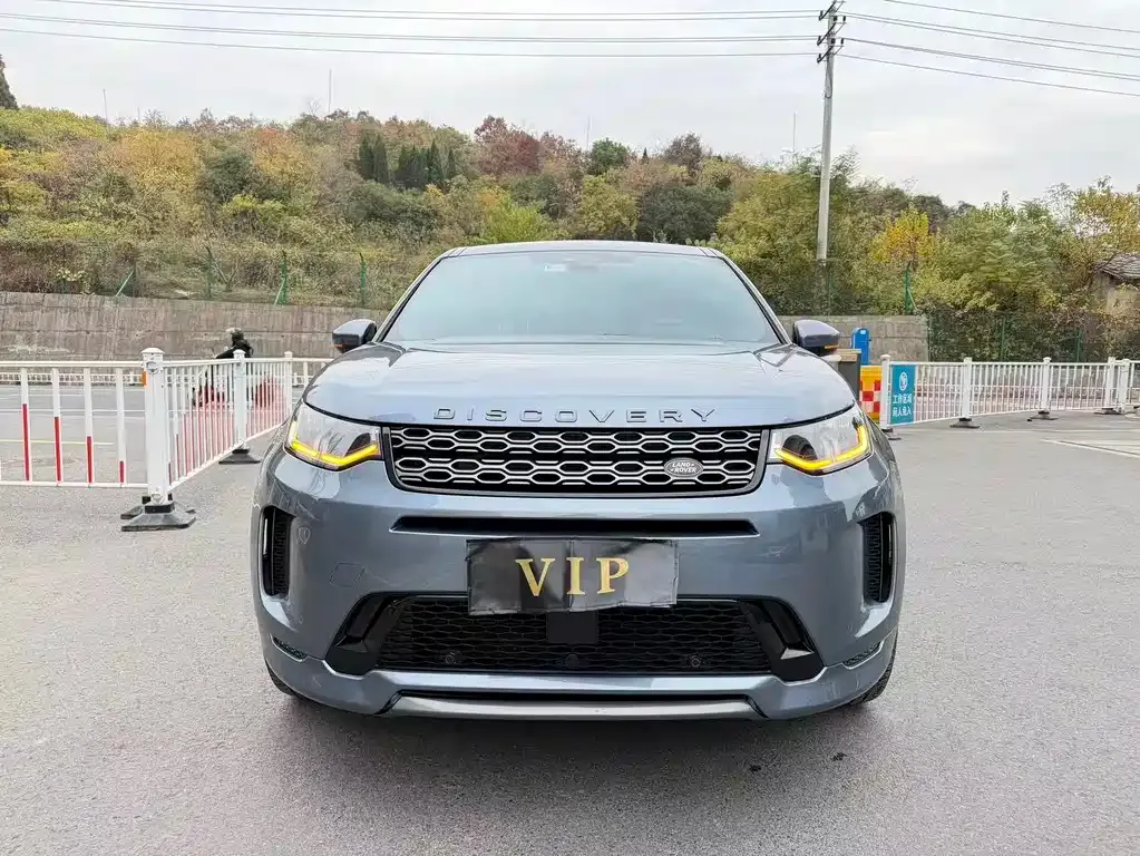 Land Rover Discovery Sport — фото 1