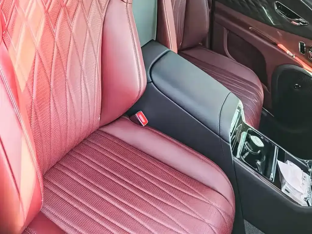 Bentley Flying Spur — фото 10