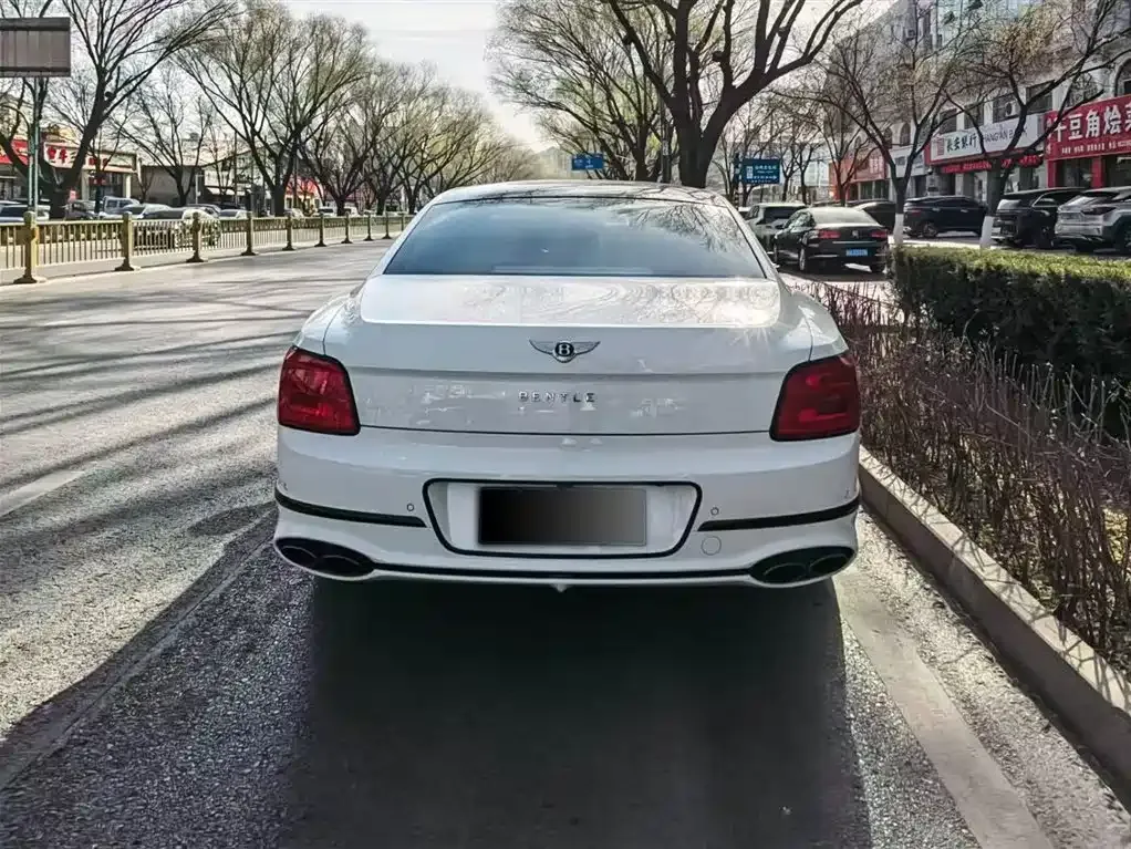 Bentley Flying Spur — фото 2