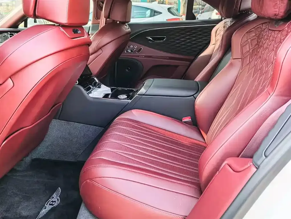Bentley Flying Spur — фото 9