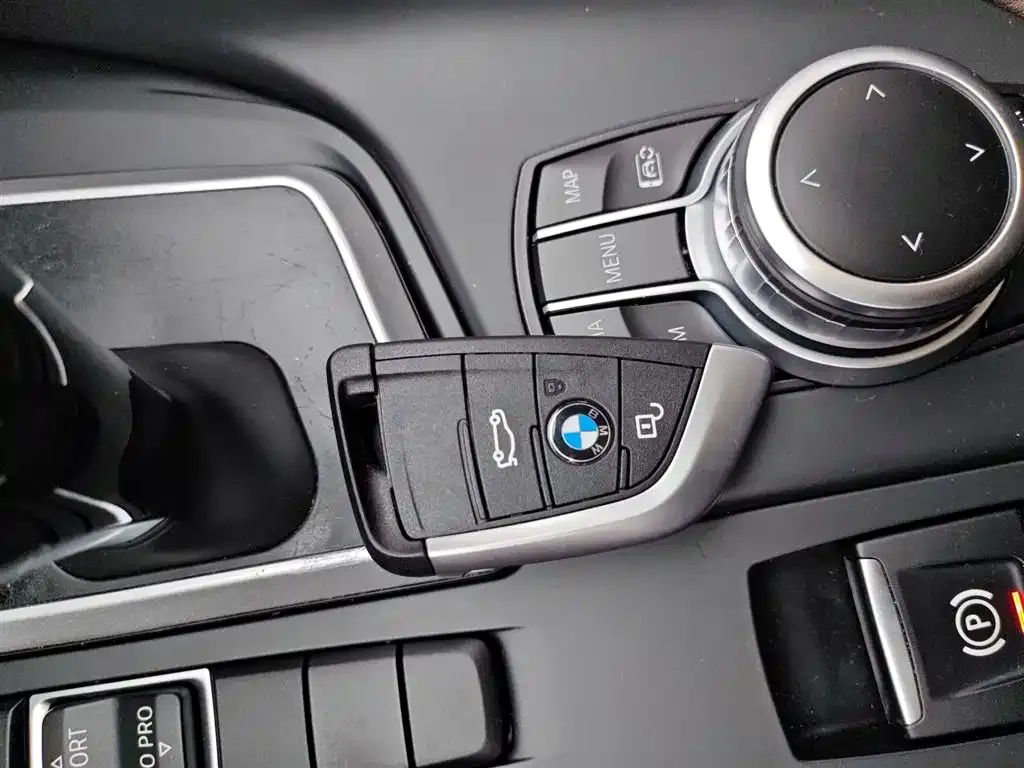 BMW X1 — фото 9
