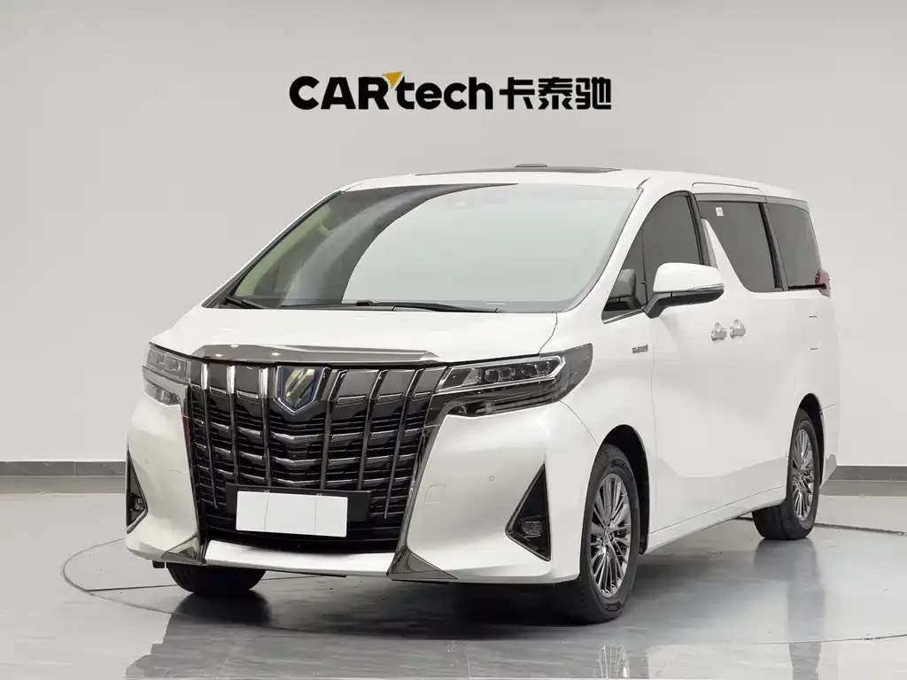 Toyota Alphard — фото 1