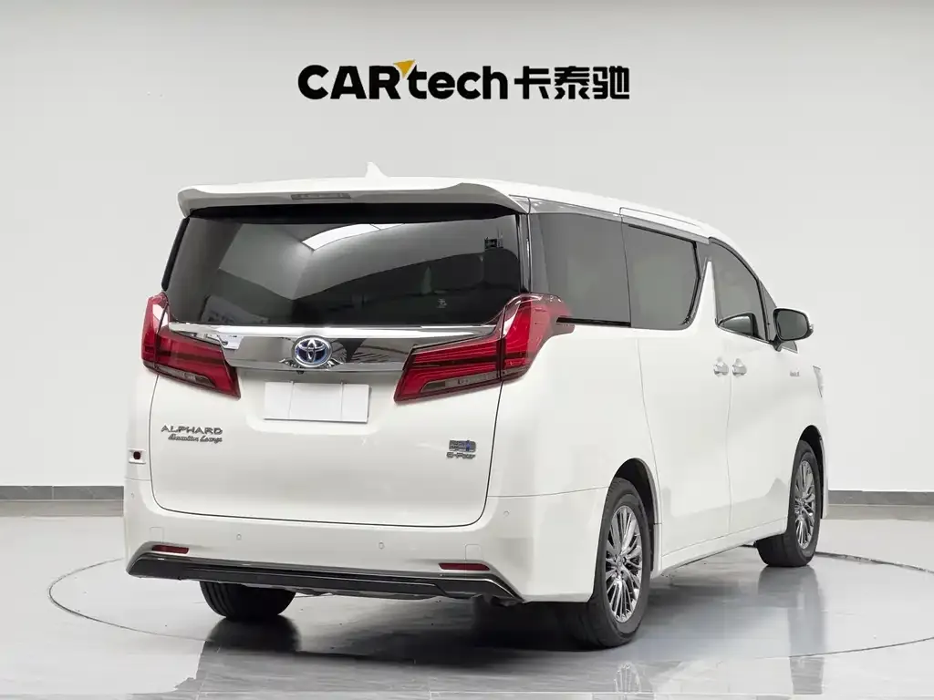 Toyota Alphard — фото 7