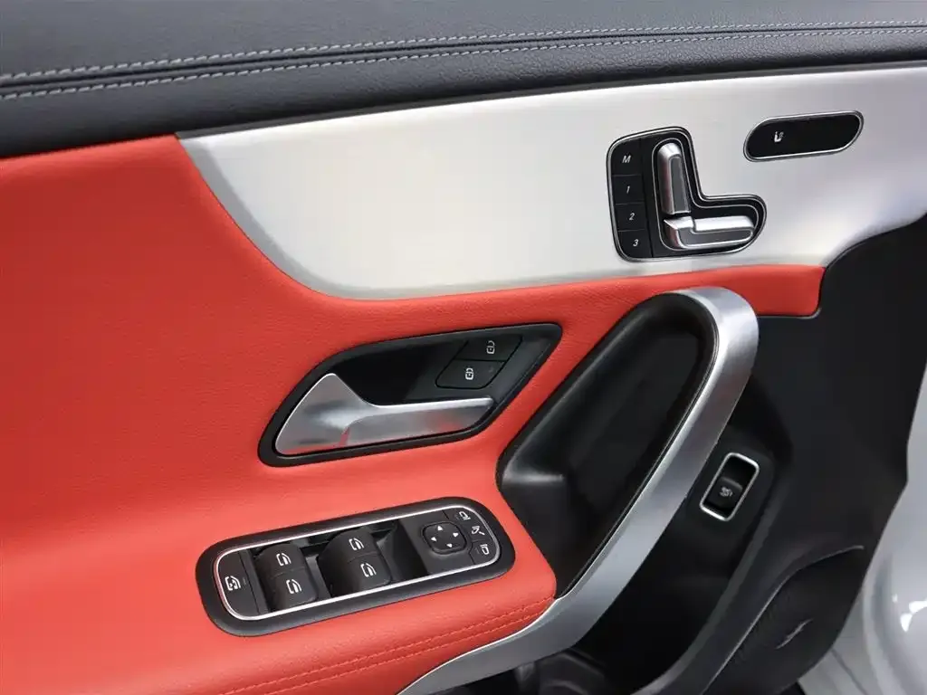 Mercedes-Benz CLA AMG — фото 5