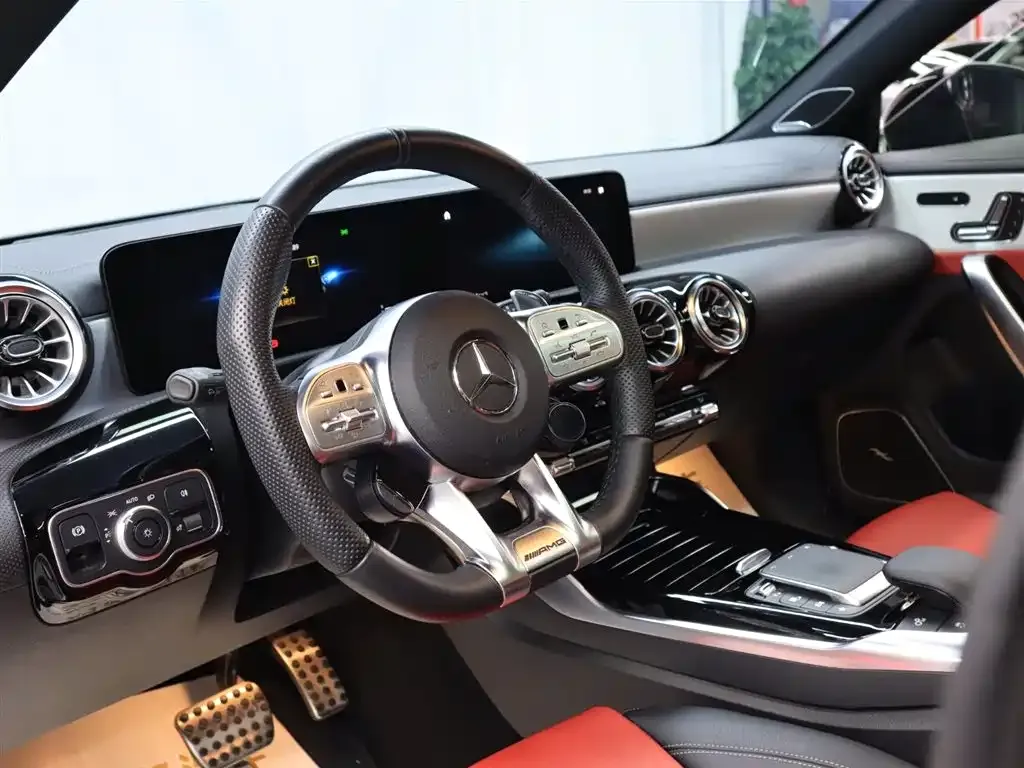 Mercedes-Benz CLA AMG — фото 9