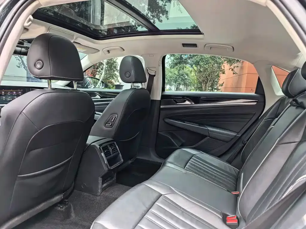 Volkswagen Passat — фото 7