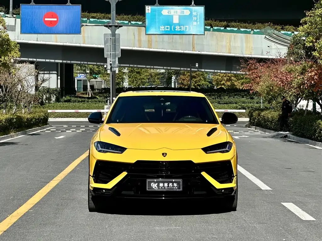 Lamborghini Urus — фото 2