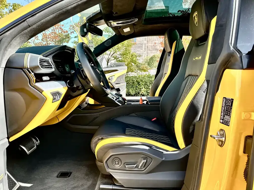 Lamborghini Urus — фото 9
