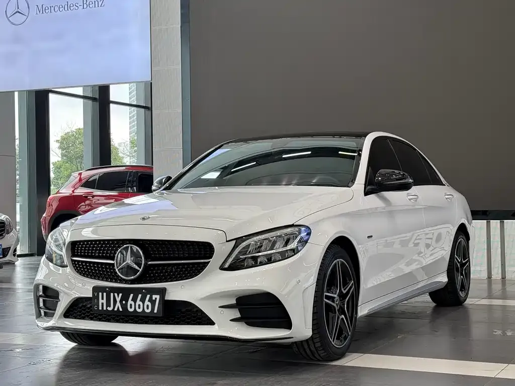 Mercedes-Benz C-Class — фото 1