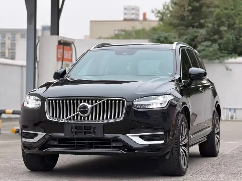 Volvo XC90 — фото 1