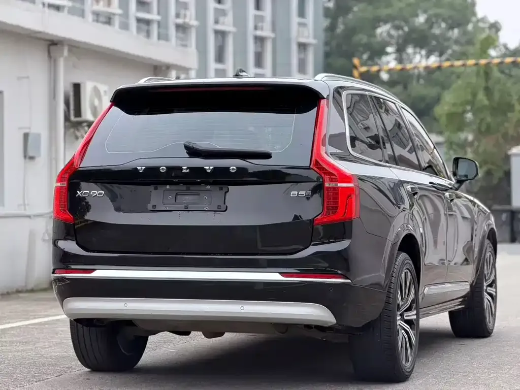 Volvo XC90 — фото 9