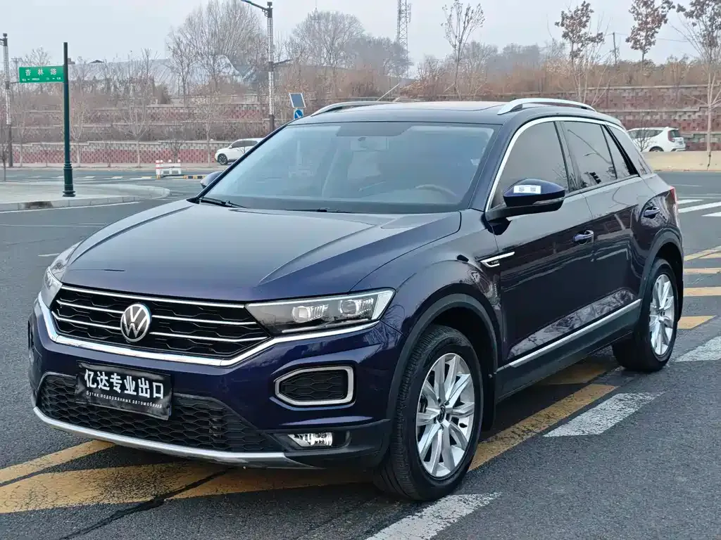 Volkswagen T-Roc — фото 1