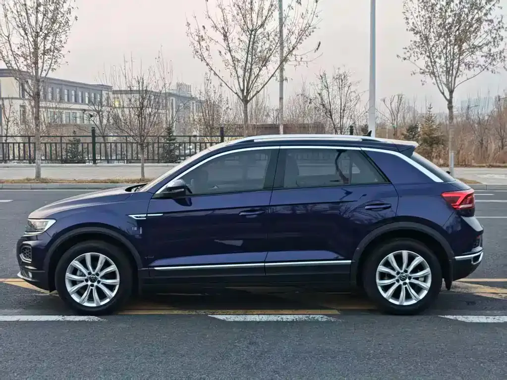 Volkswagen T-Roc — фото 10