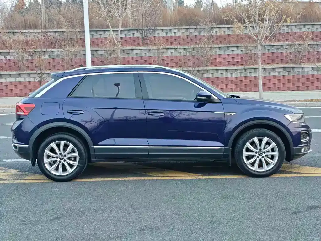 Volkswagen T-Roc — фото 4