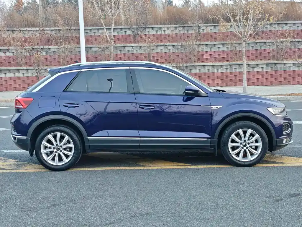 Volkswagen T-Roc — фото 5