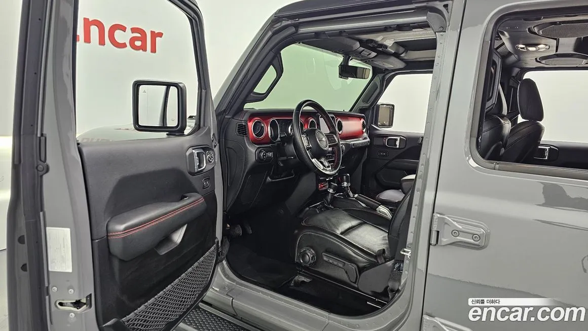 Jeep Wrangler — фото 10